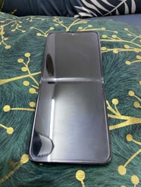للبيع مستعمل Samsung Galaxy Z flip 4 مكاني بغداد 07734594439