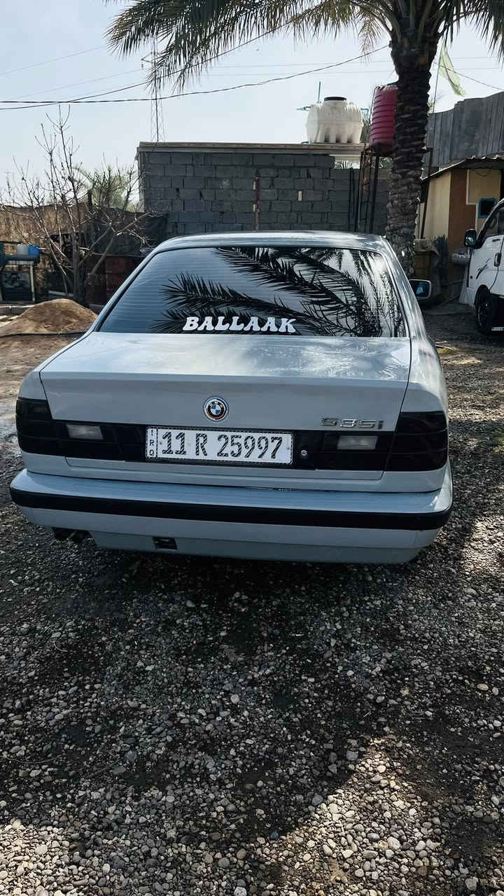 بي ام دبليو V6
535i
السياره بسمي هزه جديده سنويه لل 2035 رقم بغداد
اربع جامات كهرباء + تدفئه وتبريد  + شاشه بلدشبول  مصبوغه عام للجماليه بدون حادث 
غرفتها كلش حلوه  كير + مكينه مكفولات  
ترايك بيها للبصره  مري جانبيه كهرباء  جهاز سنتر لوك مال بي ام اصلي  السياره متعوب عليها كله بلادي  السعر 65 وبيها مجال للشراي

***********    اتصال + واتس
