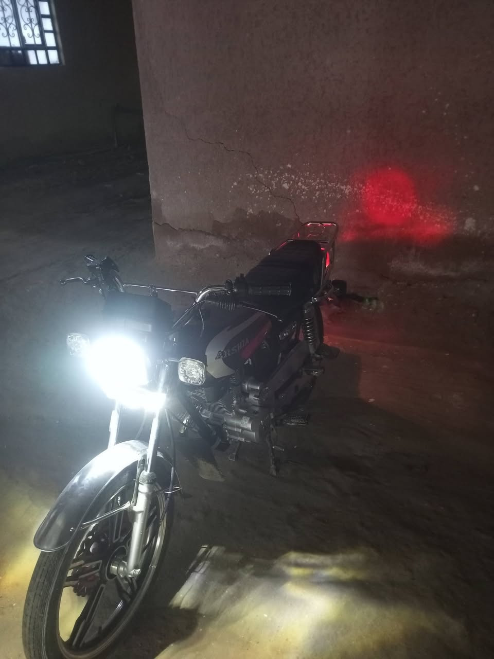 دراجه ((سيفانا5كير وراق سكنر ))اي برغي
مامفتوح بيها جديده محرك جديد اربع اشاير

  دبل اشاره كهربايات شغاله 

  لايت عالي وناصي سعر ((950))وبيها مجال

عنوان كربلاء حي العباس  

👇👇👇

((رقمي بي واتساب))(***********))
