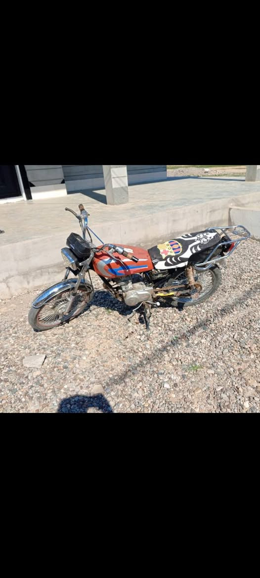 السلام عليكم....
 موطور 4 گير للبيع ...
تفاصيل اكثر اتصل ***********
