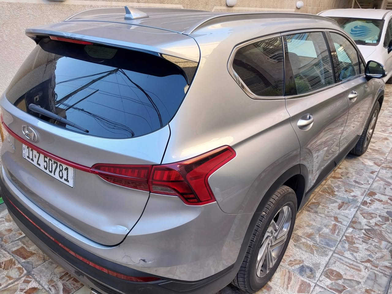 السلام عليكم اخوان 
للبيع هونداي سنتافيا 2023 
رقم بغداد باسمي 
السعر 226 ورقة 
للاستفسار 
***********
