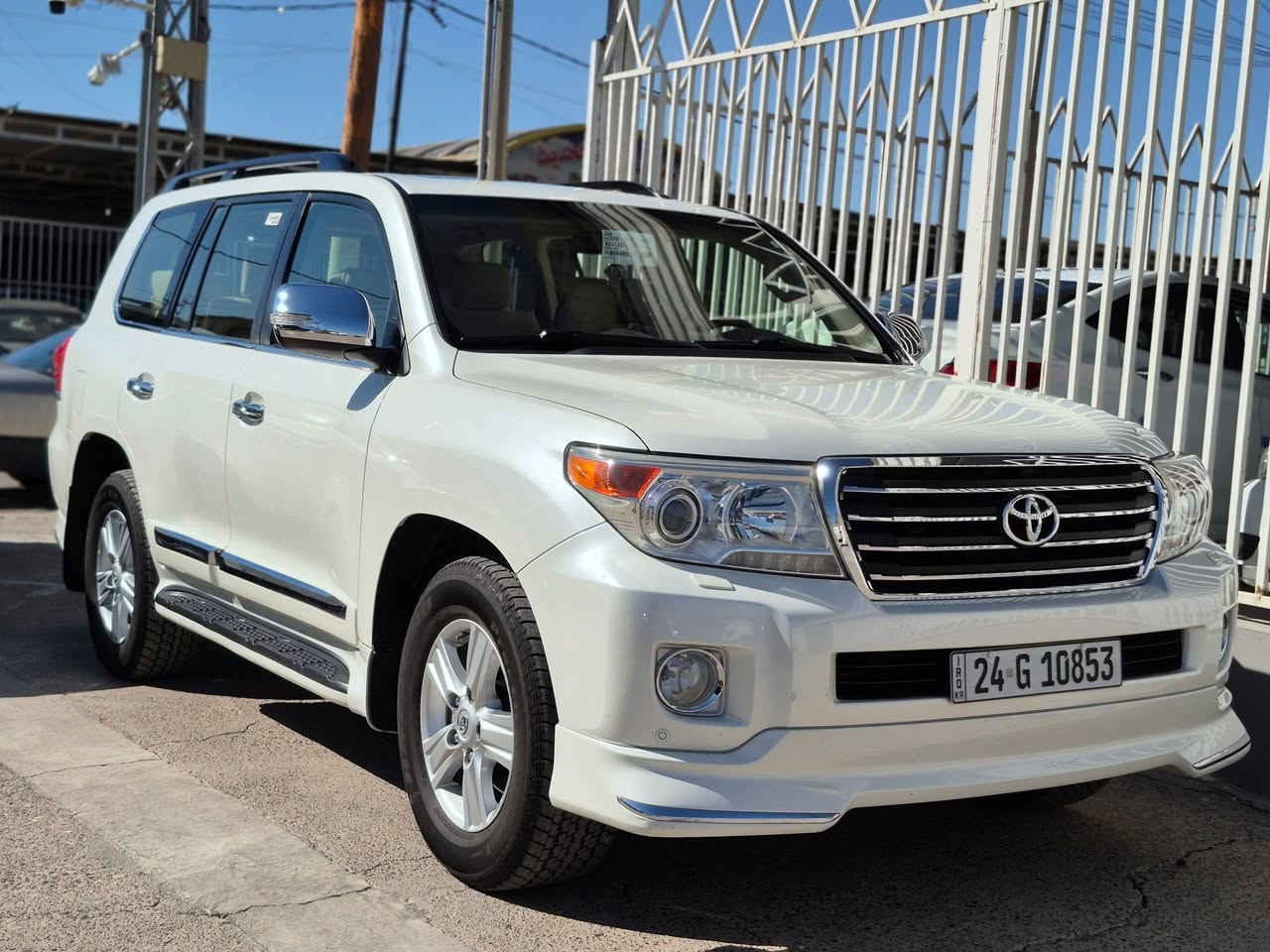 سلام عليكم 
لاندكروزر ٢٠١٤ فول مواصفات ٨ ايرباك 
***********
