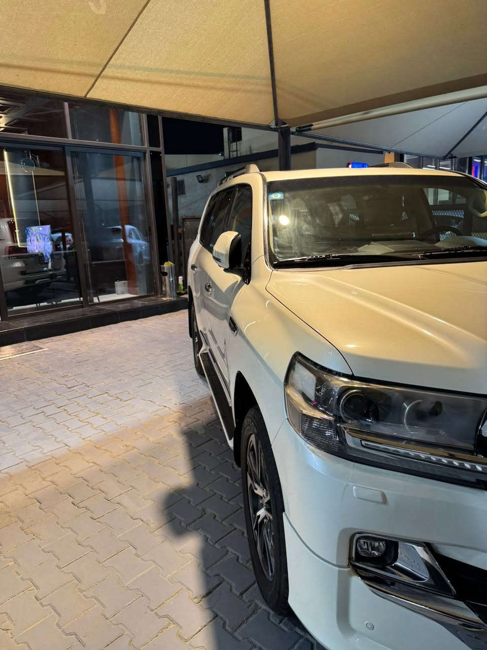 مكلف بالنشر
تويوتا لاندكروز  2020  8 سلندر 
حجم المحرك 4600  
أستخدام شخصي جديدة جدا
رقم  بغداد بأسمي سنوية مجددة
رقم دولي
ماشيه 66000الف حقيقي
ساز باب اول
مواصفات
كامرات اربع
وايرلز شاحن 
لايت متحرك ناصي بلاجكتور زنون 
مراية عاكسة لضوء
٥ بصمات بيبان وصندوك 
صندوك كهربائي شفط 
مري قلاب
نظام ايكو اوتوماتيك 
شاشات خلفية تطبيق بلادي  
ويل كروم 

كشنات جلد  لون بيجي 
مري قابل لطي ترحيب 
دبل ماوس 
حساس خلفي امامي 
نظام الزحف
نظام ABS
8 اير باك
نظام EST 2nd
ترحيب مري قابل لطي
مراية عاكسة لضوء 
شاشات خلفيه 
دبل الكشن 
لايت متحرك  
 كشن 3 دكم 
مواصفات ساز معروفه بعد
السعر 58500$
للاستفسار اتصال او مراسلة واتساب 
العنوان :كربلاء 
رقم الهاتف***********
