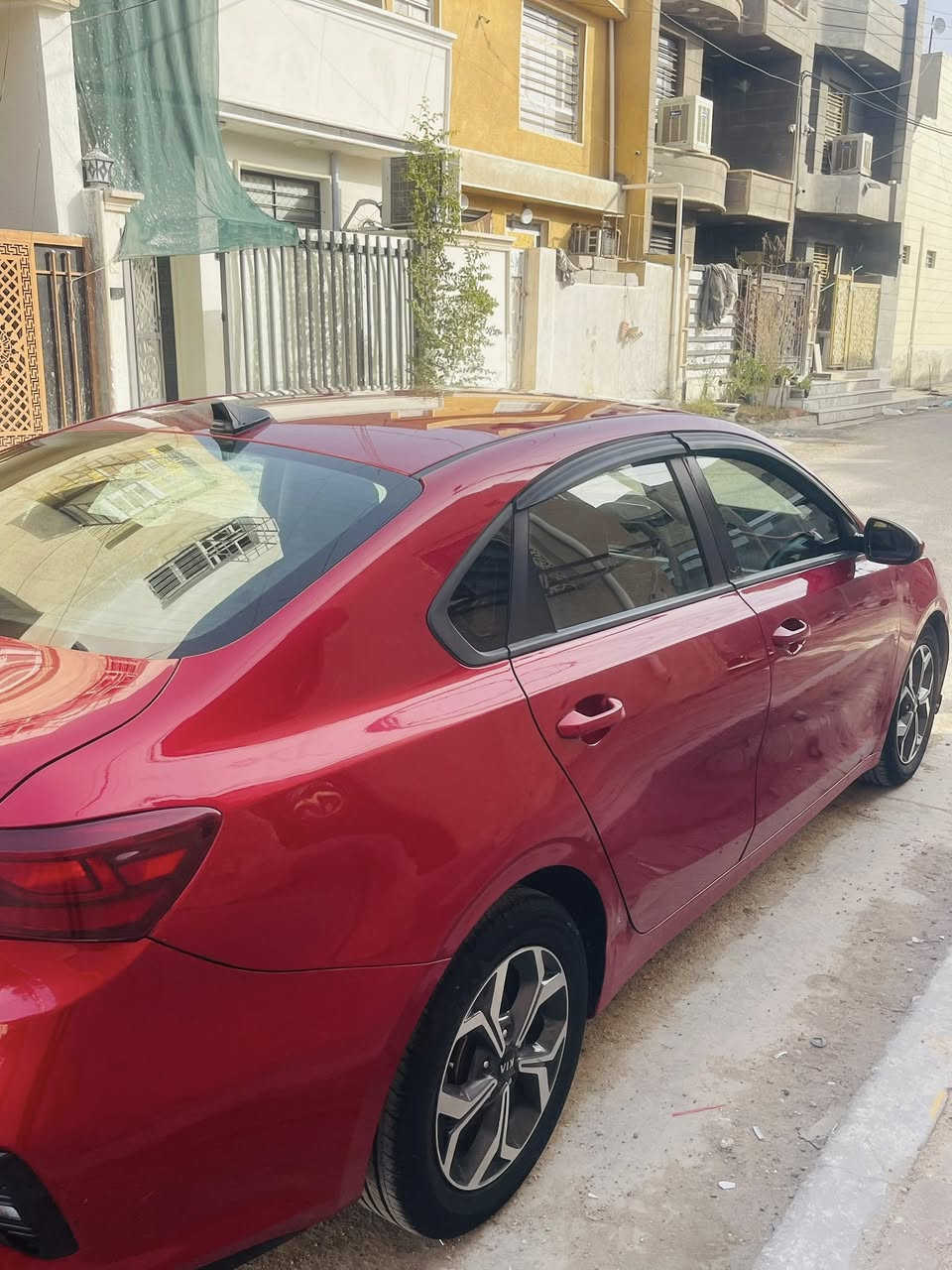 سلام عليكم ورحمة الله
بيع مستعجل 
كيا فورتي 2019 
وارد امريكي رقم اربيل 
بيها صبغ جاملغ وبنيد ونص الباب كلير 
صور الحادث مرفقة بالمنشور 
كير محرك كفالة 
تبريد خير من الله 
تحكم ستيرن جهتين 
شاشة 
تحديد مسار 
توقف ذاتي 
كاميرا دوارة 
صدر تبديل جديد 
تخم تاير جديد
السيارة جديدة متصرف عليهة خالية من العيوب والشخوط 
مكاني بغداد المحمودية 
السعر ١١٩ وبيهة مجال حك الجية
***********
