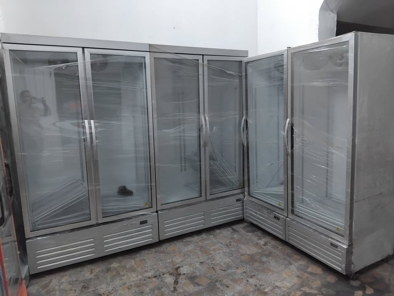 عارضات لبيع ***********
