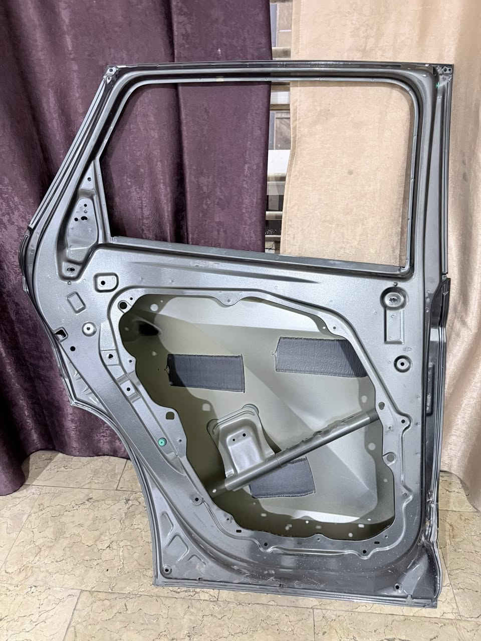 السلام عليكم
باب توسان 2024 امريكي خلف سائق 
لون زيتوني باب نضيف بي ضربه كما موضحه في الصور
للتواصل ***********
