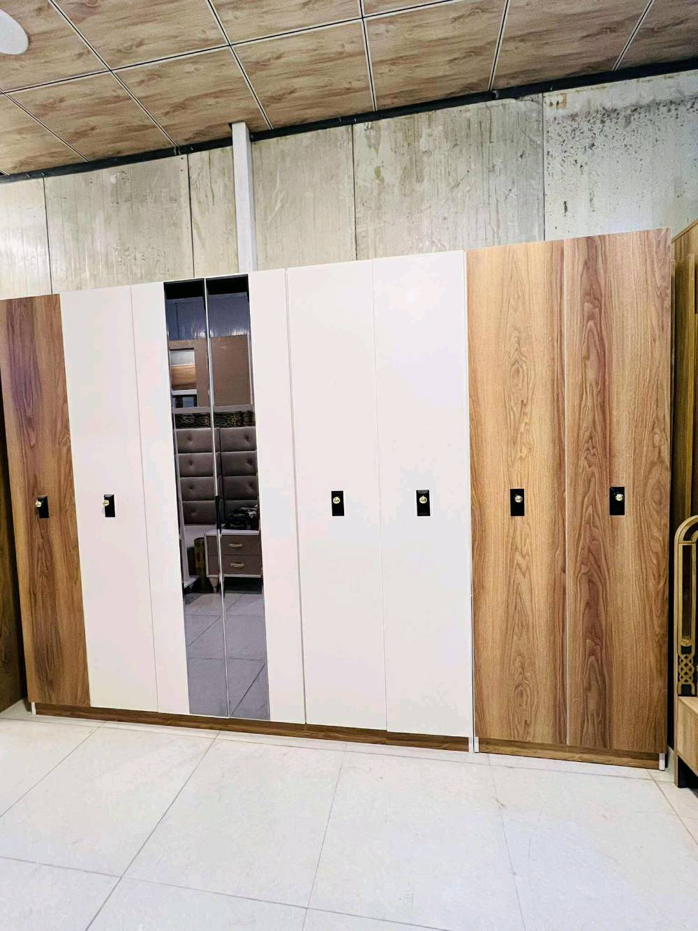 غرفه تركيه 11 قطعه كوالتي عالي نضافه فووووول💯👌
جربايه🌸 كنتور 🌸ميز بلازمه🌸 طابوريه🌸 شازلونه 🌸جرارات 🌸مرايه طولانيه 🌸كنتور اضافي🌸 كوميدات عدد 2 🌸ميز تواليت
كل هذا بسعر 900 الف فقط شامل اجور النقل والشد
يتوفر توصيل محافظات بكروه باسعار رمزيه 🚛
