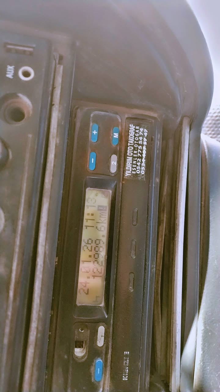 سلام عليكم باص ام سيوف حجم 17مديل 2007 اصل رقم شمالي كير عادي  مكينه 8 تبريد صيني جبير كمبريسر ٣ كورات خير من الله ثلج عدد لمقاعد 56مكان سياره   بغداد ***********
