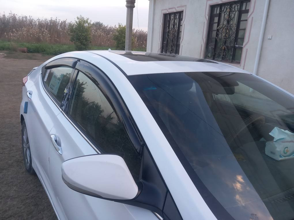 السلام عليكم
النتره بغداد 

2016 رقم انكليزي

مصبوغه ماشيه 400 الف كيلو

السياره جنوي وكشخه رايدهه ١١٧ وبيهه مجال

للتواصل ***********
