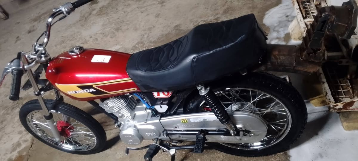 دراجه البيع مامفتوحه تعمير كله جديد كلك مكان ناصريه مركز سعر 650وبيها.مجال.وموشراي.لايراسل.


**إذا كنت صاحب هذا الإعلان وتريد حذفه لأي سبب، رجاءا أرسل رسالة إلى الدعم الفني**