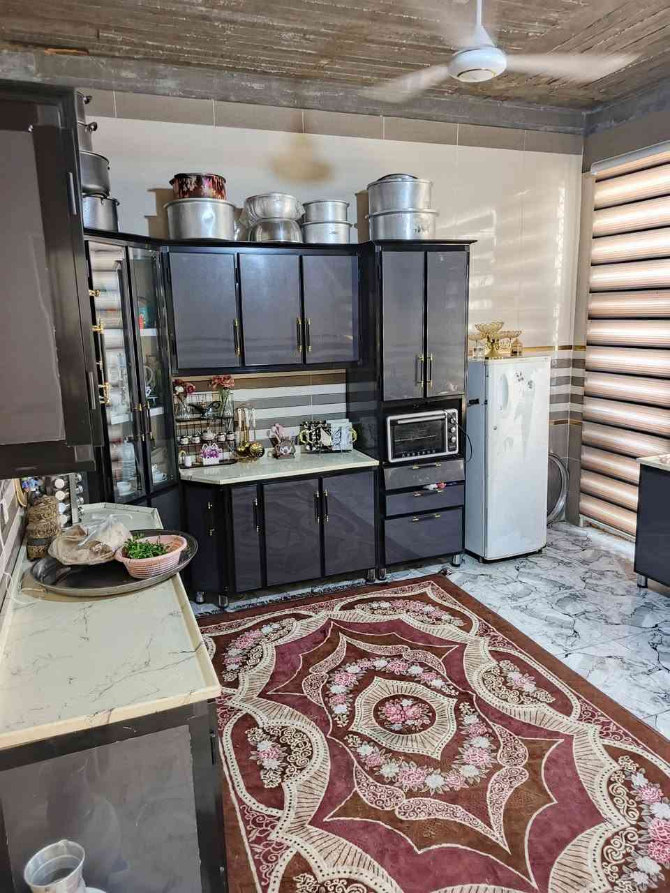 السلام عليكم بيت لبيع المكان الشموخ الولئ قرب جسر المشات متوفر جميع الخدمات محوله باب البيت بنيان حديث
المساحه 200متر
عدد الغرف 2الحجم 
صاله 8في 4
ومطبخ جبير 
وديوانيه9
طارمه وصحيات خارجيه وداخليه
السعر خاص تواصل عله هاذه رقم
***********
