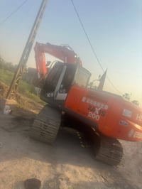 حفارة هيتاشي • موديل ٢٠١٣ • واسط الصويره الزبيديه