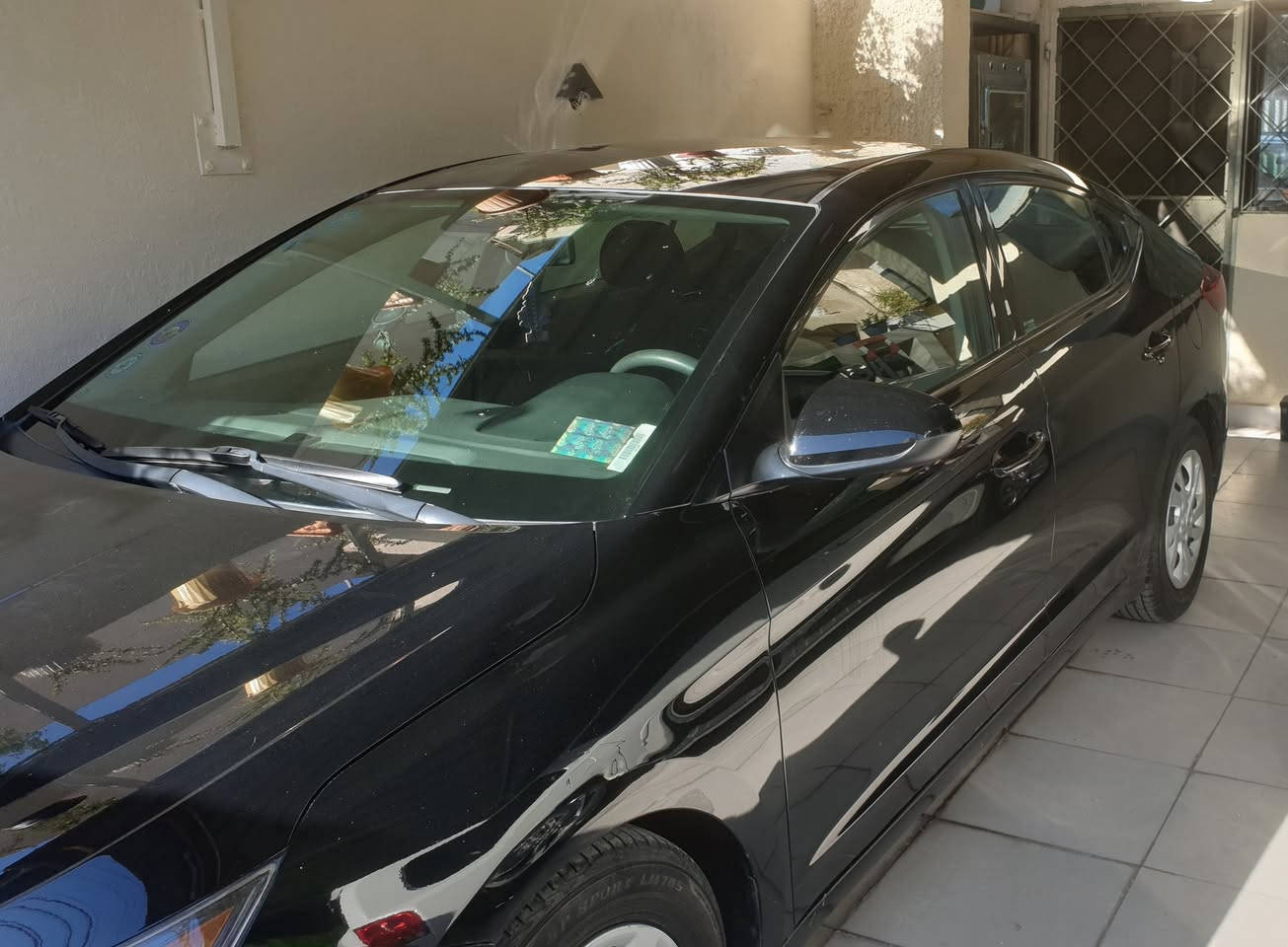 بسم الله الرحمن الرحيم
 _للبيع_فقط ✔️🚘
(( للجناية وعشاق الالنترا الي ايدور جديد على وضع الشركة 
هونداي النترا 2019 وارد امريكي
حادثها باب عكس السائق امبدل وصور الحادث كلها عندي وين يعجبك افحص وموجود سونارها وياها لون اسود ملكي احلى وارغب لون بهذا الموديل كير اوتو ATF المرغوب ، نظام ABS ,  تحكم استيرن مثبت سرعة ، غرفتها جديدة جدا  كشناتها بطاينها دشبول كله جديد ، الأرضيات الاصلية بيها  والبصمة الأحتياط ممستعملة وياها ، شاشة اندرويد وكاميرا خلفية بلادية مو عمل ، محرك  2000 دوش الاقتصادي المرغوب  السيارة ماشية 70 الف mil قابلة للزيادة رقم بغداد الانكليزي بأسمي الهزة الى 2027  ، تبريد وتدفئة شغالات وعلى وضع الشركة السيارة جاهزة ما بيها اي نقص ، صدر امامي خلفي تخم تايرات وباتري جديد ، فلاتر ودهون مبدلة جدد 
السيارة جاهزة ومتحتاج اي مصاريف بألف عافية على اللي يسشتريها مكانها بغداد / الكرخ  .
السعر  :  136 $  وبيها مجال قليل  ))

#_للأستفسار / ☎️  ***********  اتصال او واتس اب .
***********   اتصال فقط
