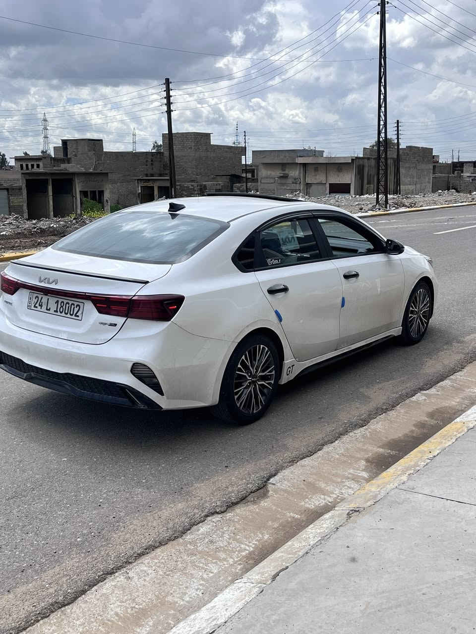 سلام عليكم كيا فورتي جيتي لاين مديل 23 سياره فول واحد ع واحد من عدا كشنات جلد سياره جديده ملاحضات مابيها ولا شخوط بيها بارد بحافيه البك لايت ع كد الاصبع بل حافيه ميبين سياره جديد ححيل جديده مال بيت ماشيه ٤٠ الف محرك 20 دوش المرغوب سياره باسمي بيها بابين لا ايربك ولا داخل اصلي الابواب مبدلهم  موجود رقم الشاصي منشور اليحب يتصل *********** الكورك هم بي واتسب فقط الكورك 

***********
