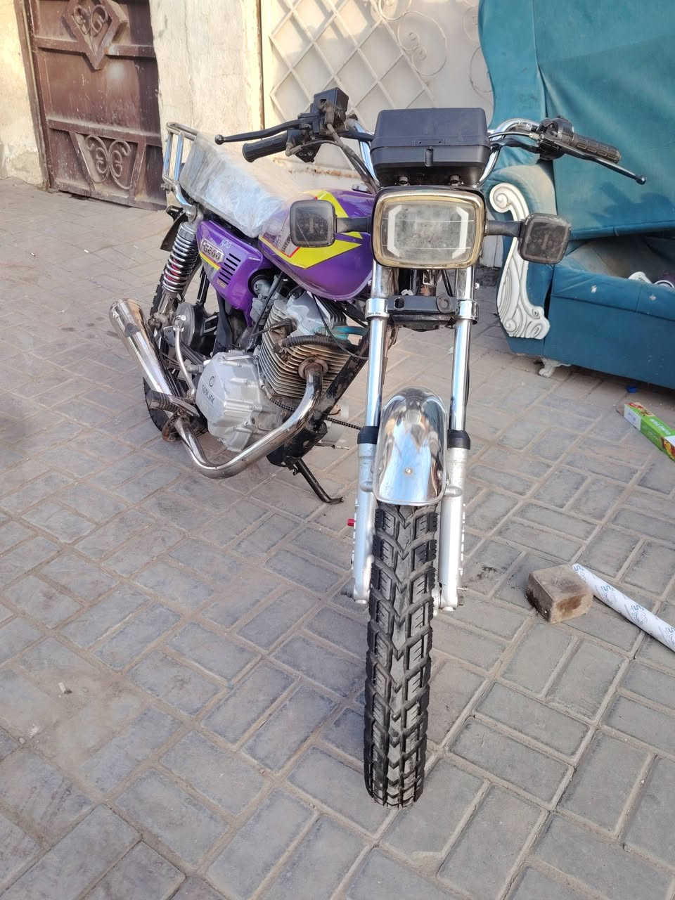 السلام عليكم دراجة سيفان 5 كير دراجة نقصها اوراق ونقصها كهربائيات تشغيلة هندر نضافة 90 بالمية اكفلك سرقة السعر 475 وبيها مجال ممتواجد عل فيس هذا رقم خط و واتساب *********** مكاني البياع
