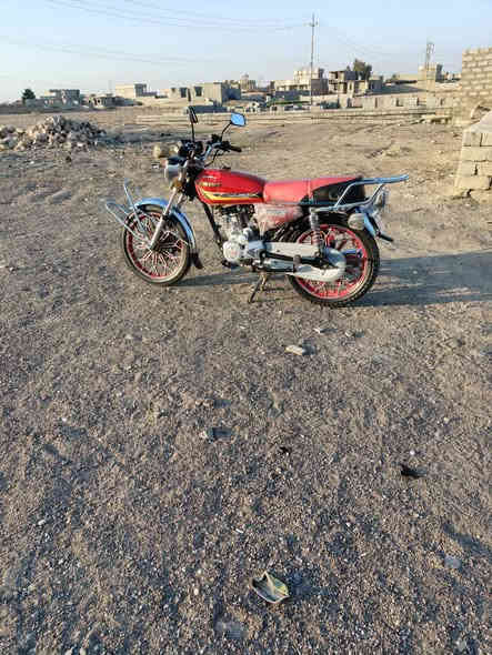 سلام عليكم سيفان سونك مديل 24 باب اول وزن ثغيل ختومات اخو الزيرو موطور كلو شغال وشرط نشرات كيجات كتروني كلو  شغال   تواير جوبلس للبيع او مراوس للاستفسار خاص او اتصل ***********
