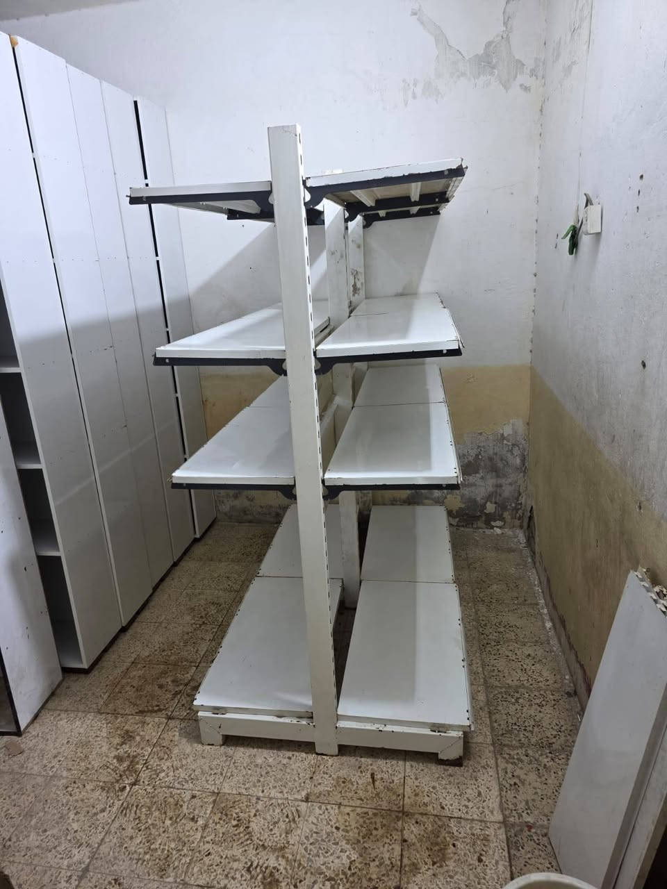 للبيع سفن تجهيز محللات الاتصال*********** وتساب العماره ميسان

