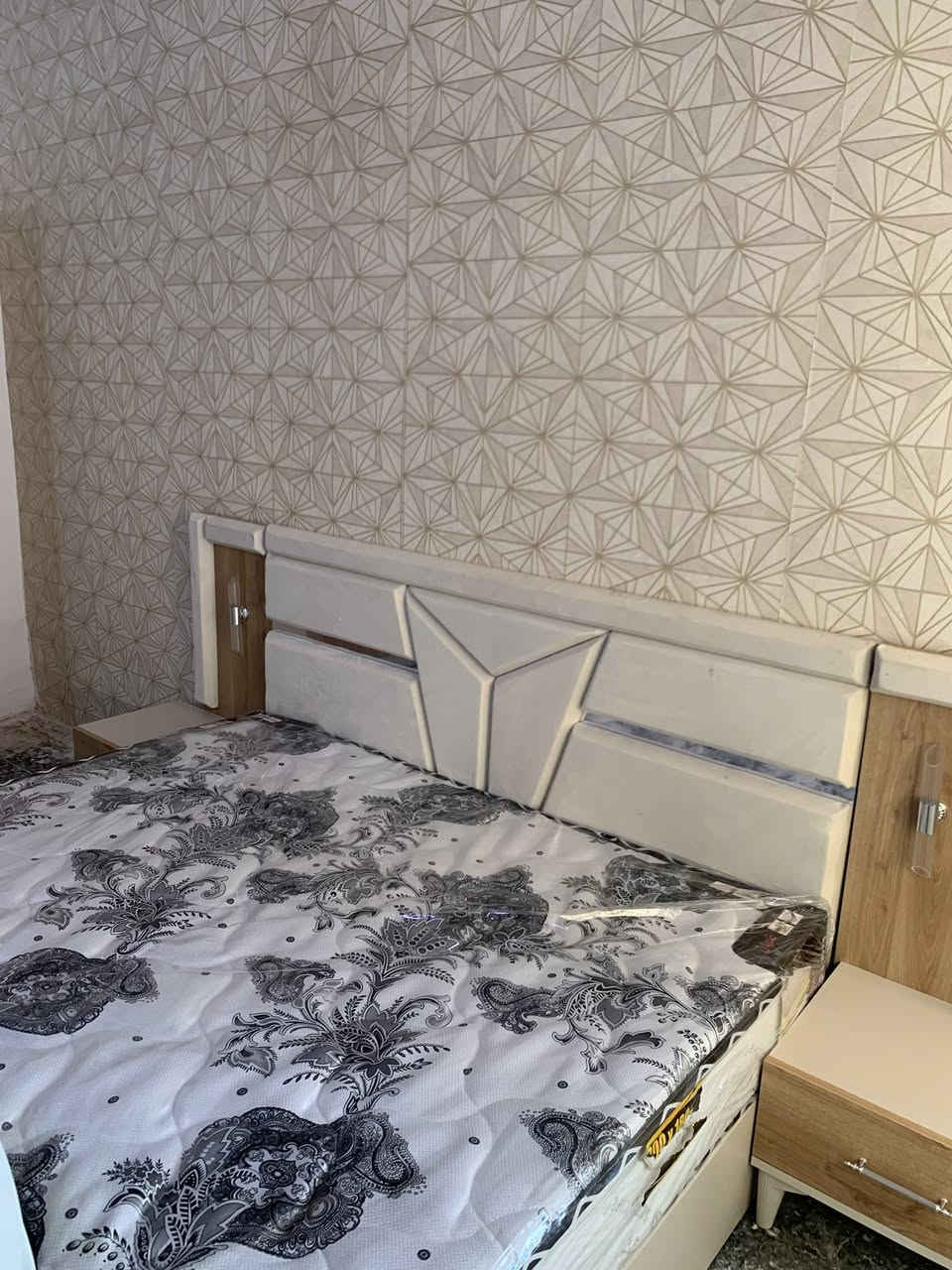 غرفه تركي 5قطع العنوان كربلاء السعر 375 وبيه مجال الستفسار واتساب ***********
