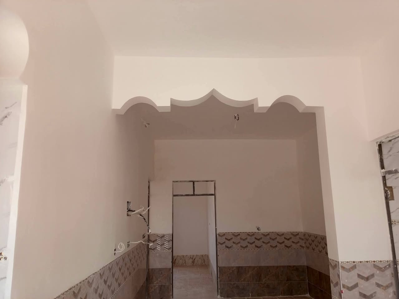 السلام عليكم ورحمة الله وبركاته يوجد كادر لبخ سمنت وجص من الموصل شغل راقي جداً جداً  ويوجد كادر تأسيس ماء ومجاري وكادر تطبيق سيراميك وكاشي شغل استلام مهندس الي يحتاج يتصل *********** ابو بهاء
