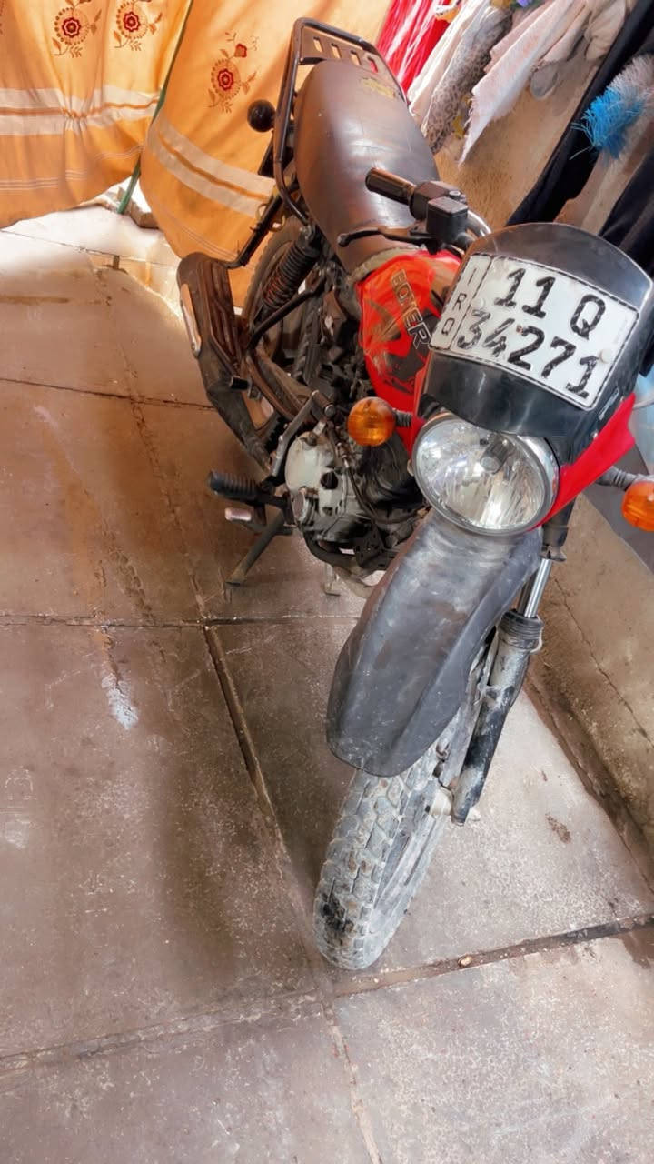 السلام عليكم دراجه بوكسر للبيع دراجه نضيفه قبل شكم يوم مجفت تجفيت شركه دراجه خير من الله هاملها لا غسل ولا اطلع بيها سعرها 1650 وبيها مجال قليل بسمي الدراجه تحويل ثاني يوم اتصال ***********عنواني بغداد بلديات
