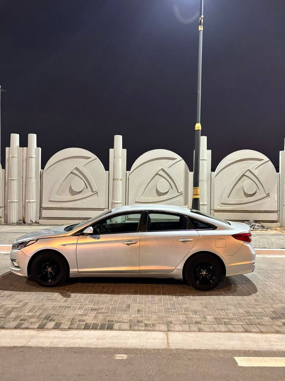 ام عليكم سوناته مديل 17 أدوات أدوات كصه قماره سياره جاهزه ع آخر برغي كير مكينه حداديه تبريد كفاله داخل اسود جلد  سياره غاز سياره فقط لوحات بدون سنويه مكان سياره بصره سعر 58 أو بيها مجال حك الجيه 
***********
