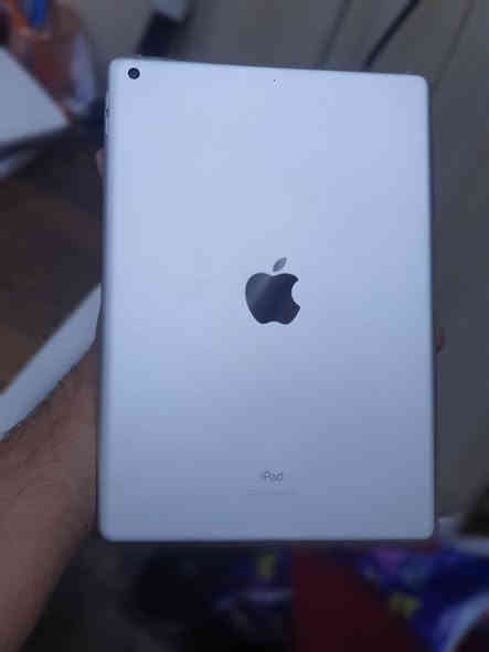 سلام عليكم
ايباد 9 
لجهاز نضيف حيل بس بي فطر بل كلاسه
بعده بل ضمان 
بطارية 98
ذاكره 64
السعر 190 وبي مجال بسيط
مكاني بغداد ***********
