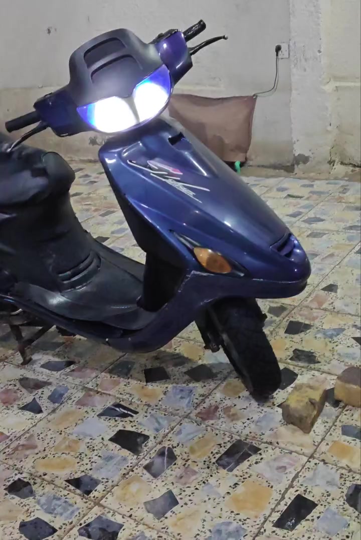 السلام عليكم 
فراشه فحل للبيع كامله شغاله سعرهه 250 قفل 
مكاني نجف كوفه ***********
