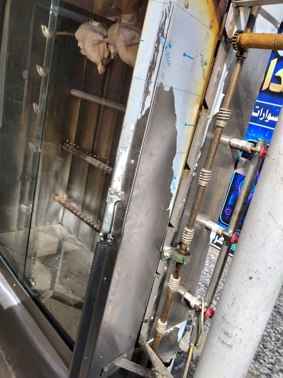 ش
السلام عليكم شوايه دجاج ام السته شغاله اخت الجديده استخدام قليل للبيع مع حمايه 4 بلانك للبيع مكان سبع البور مدخل السوداني الاتصال ***********
