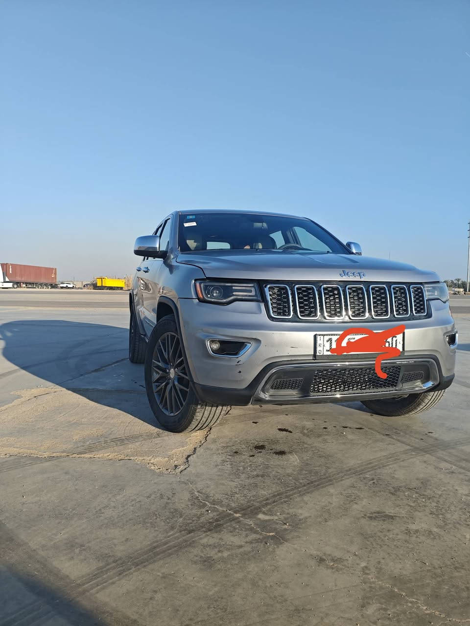 سلام عليكم جيب لاريدو موديل 2017 للبيع فقط السعر 185 رقم انكليزي السياره بسمي تحويل ثاني يوم صور الضربه بالمنشور  مكان واسط قضاء الصويره الرقم ***********
