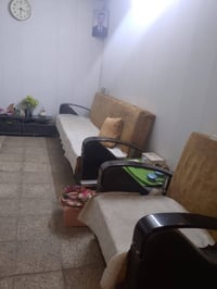 للبيع تخم قنفات  150 سعره 10مقاعد يتحول سرير و بيهم مكان للتخزين للبيع...