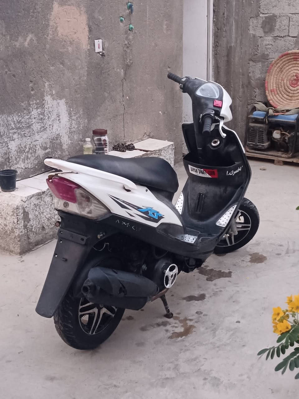 ماكس عدله دراجه تخبل عليها تزويد اوياله ودبل خلفي محركها مفتوح سعرها 650 مكاني بغداد قرب بسمايه ***********
