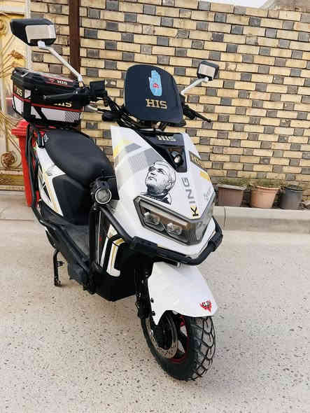 سلام عليكم ورحمه الله وبركاتو 
دراجه شحن نوع سكنس من شركه HlS شركه معروفه 

تجي بعدد بطاريات 6 كبار عدد التحويلات 3 بقدره ملف 2000w حقيقي عداد الكيلو متر 589 ماشيه  دراجه جديده وصل شراء المعرض موجود السعر 750 وبيه مجال قليل قليل *********** مكاني بغداد الزعفرانيه
