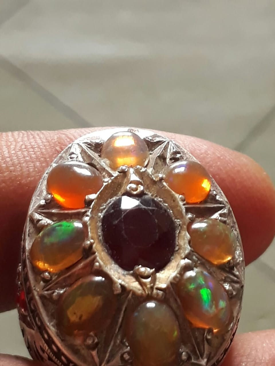 اوبال سترالي ناري 

خشن بل نص ياقوته حمره افريقيه وتطعيم ياقوت اصلي الجوانب


**إذا كنت صاحب هذا الإعلان وتريد حذفه لأي سبب، رجاءا أرسل رسالة إلى الدعم الفني**