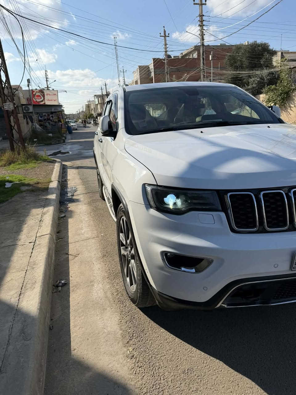 السلام عليكم
جيب لمتدد :2018وكالة هارلم 
ماشية 78 الف 

رقم سليمانية الجديد هزة سنوية جديدة 

المحرك : V6. 

المواصفات  . 

* سقف بانوراما . 

* شاشه كبيرة  . 

* نظام الخرائط (GPS) .

* ستيرن كهربائي . 

* المصابيح الأمامية زنون .

* كشافات الضباب زنون .     

* تشغيل عن بعد .

* صندوق كهربائي .

* داخل اسود   .

* حفظ وضعيات الجلوس (ميموري) . 

* المقاعد الأمامية كهربائية .

* سستم صوت الباين. 

* حساسات أمامية

* حساسات خلفية . 

* كاميرا خلفية .

* تدفئة ستيرن . 

* المرايا الجانبية قابلة للطي .

* مرايا متحسسه للضوء العالي . 

* بلوتوث تلفون . 

* محدد سرعة . 

* نظام التشغيل والاطفاء الاوتوماتيكي ( Auto Start System ) .

*سستم صوت بيهة خرافي
مكاني بغداد الغزالية رقم هاتف *********** 
السعر 255 وبيها مجال بسيط 
السونار مرفق
