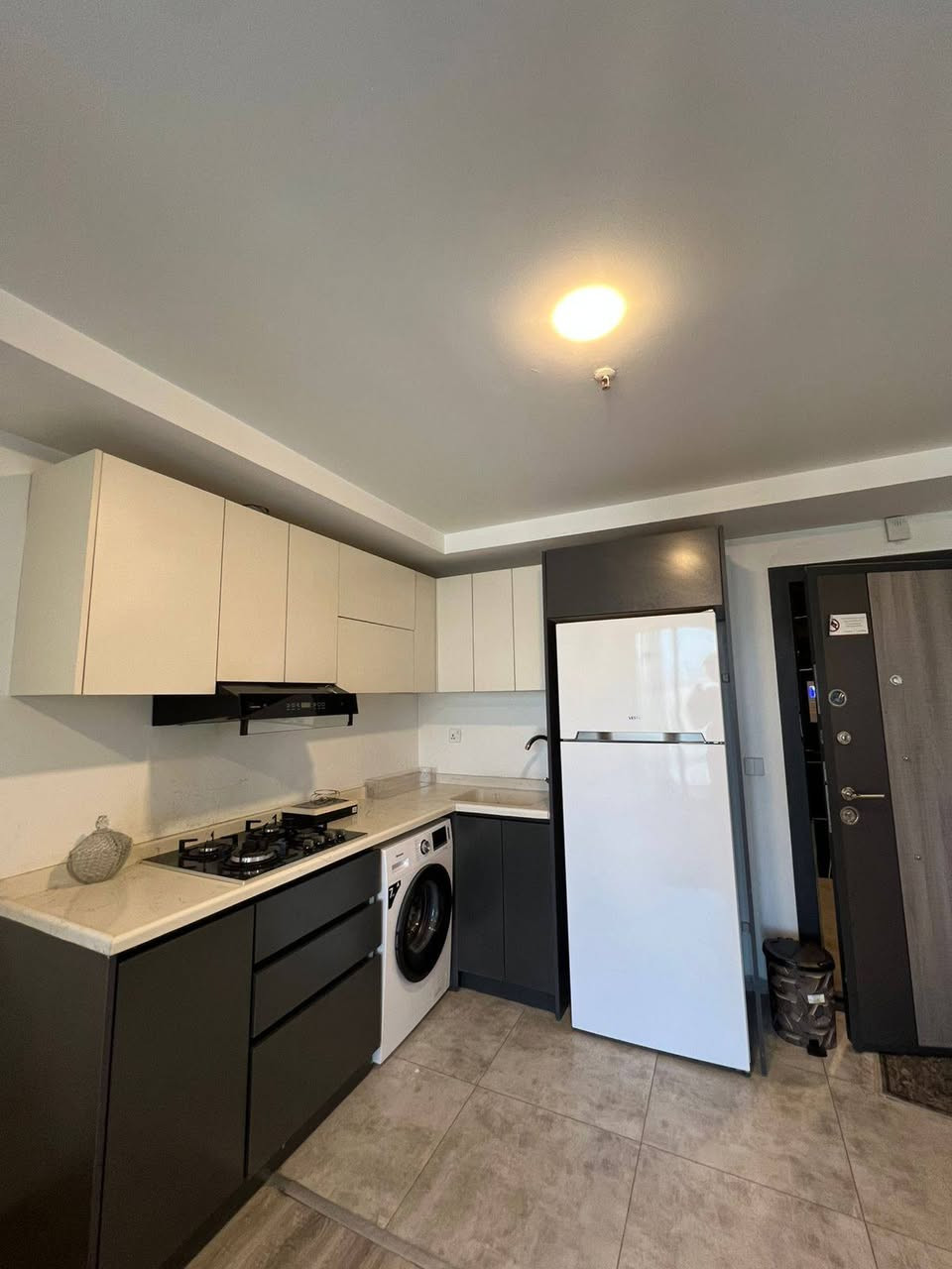 ​🏢 شقة مميزة (بيع / إيجار) - مجمع لايف تاور (Life Tower) 🏢
نقدم لكم فرصة مميزة للسكن أو الاستثمار في أحد أرقى مجمعات المدينة:
​✅ تفاصيل الشقة:
​النظام: غرفة نوم + صالة واسعة.
​التأثيث: مؤثثة بالكامل (أثاث عصري وجاهز للسكن).
​الموقع: مجمع لايف تاور - خدمات متكاملة، حراسة 24 ساعة، وموقع استراتيجي.
​✅ العرض متاح حالياً لـ:
​البيع: استثمار ناجح ومضمون.
​الإيجار: سكن مريح وراقي.
​📞 الرقم المباشر للتواصل: *********** 📞
​📍 هاشتاقات البحث (العراق وكردستان):
​#عقارات_العراق #عقارات_كردستان #أربيل #بغداد #البصرة #سليمانية #دهوك #كركوك #لايف_تاور #شقق_للبيع #شقق_للايجار #استثمار_عقاري #عقارات_أربيل #LifeTower #ErbilRealEstate #IraqProperties #RealEstateIraq #شقق_مؤثثة #عقارات #عقارات_للبيع #عقارات_للايجار #الموصل #النجف #كربلاء #الحلة #الانبار
