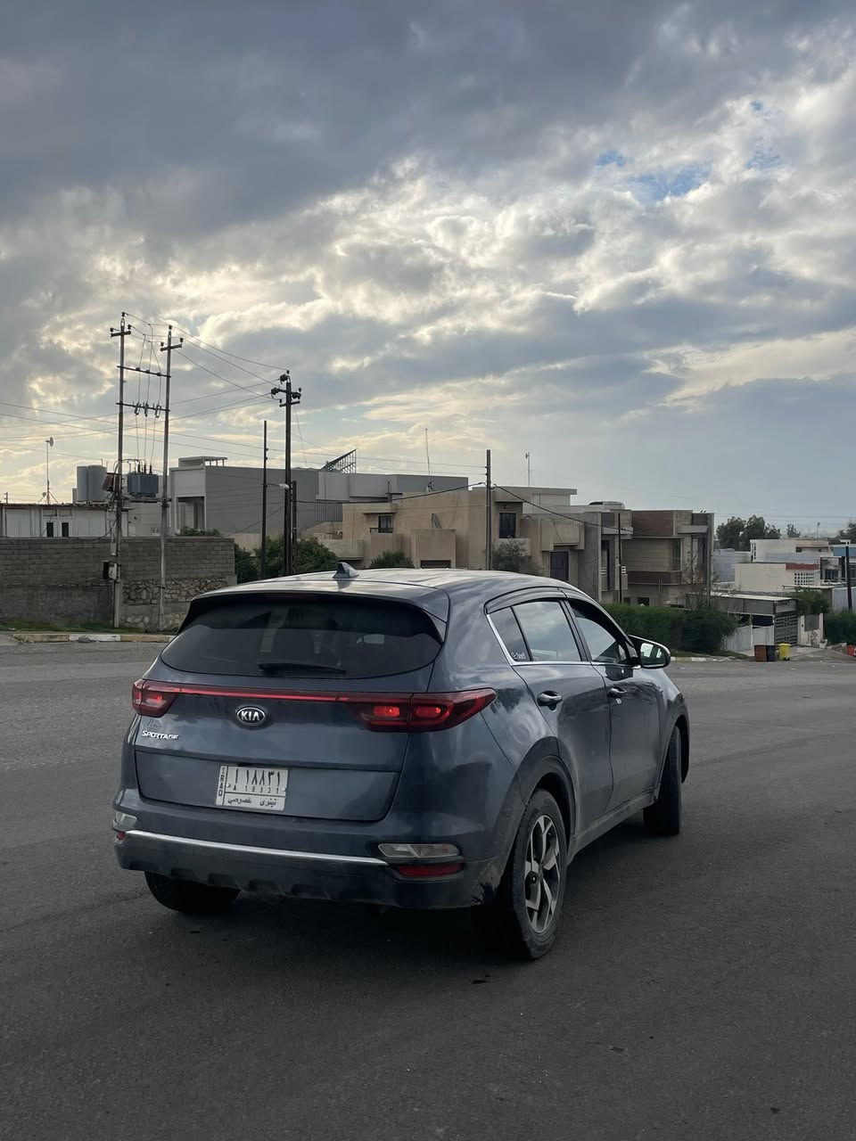 كيا سبورتاج  للبيع– موديل 2021 (LX AWD / أمريكي)
بدون صبغ بس بيها تعديل بارد بدايت البنيد وبدايت الجاملغ الايمن 

بدون إيرباك وبدون داخل

رقم نينوى 

ماشية 71 الف كيلو فقط 

مكينة 2.4 لتر (4 سلندر) ما مفتوحة وعلى الشرط

المواصفات:

– رادار خط شارع

– شاشة كبيرة + كاميرا

– درايف مود (Sport / Eco / Normal)

– تحكم سرعة

– Apple CarPlay

– تبريد مركزي

– دبل أكسل

– لايت LED وعدسة (هيلوجين)

-دفع رباعي 

- وبعد بيها مواصفات هواي 

رقم الشاصي:

KNDPMCAC4M7873616

 السعر 165 وبي مجال بسيط …..

رقم صاحب السيارة

***********7
الموقع موصل
