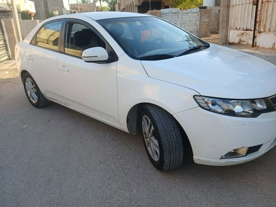 سيراتو ٢٠١١ مكينة ١٦٠٠ ماشيه ١٧٧ رقم سليمانيه سنويه نافذه قبل ١٠ ايام بااسمنا كفاله من الصبغ حته الدعاميات بيها بارد اباب السايق والدوسه خسفه السياره بلاديه وجاهزه كير محرك تبريد تخم تاير عارضها ٩٤ وبيها مجال ***********
