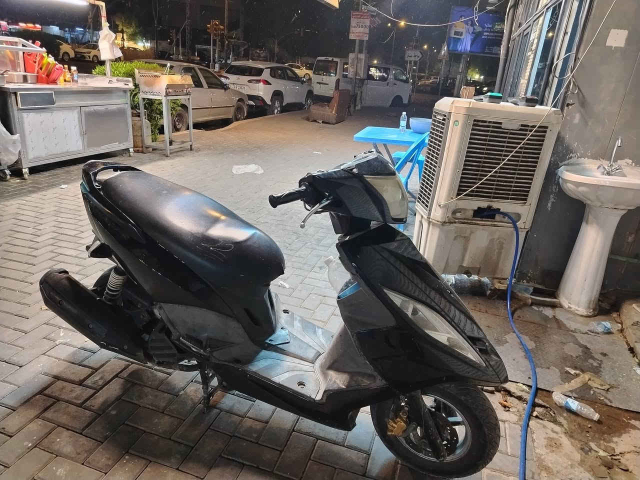 مستعجل عل بيع جي تي ار كفاله عامه كفر تجاري مكينه ممفتوحه سعر ٧٥٠ وبيها مجال بسيط مكاني شارع المغرب للاستفسار ***********
