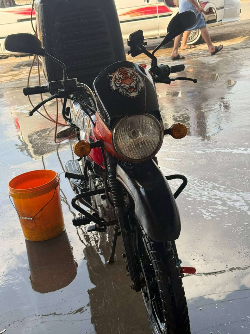 السلام عليكم دراجه بوكسر مديل 22دراجه خير من الله اوراق اصولي #نقص فقط ورقه مال مكاتبه المصطفى الدراجه #مجفته مكاني بغداد الحسينيه السعر مليون و100بيها مجال
#رقم}***********
