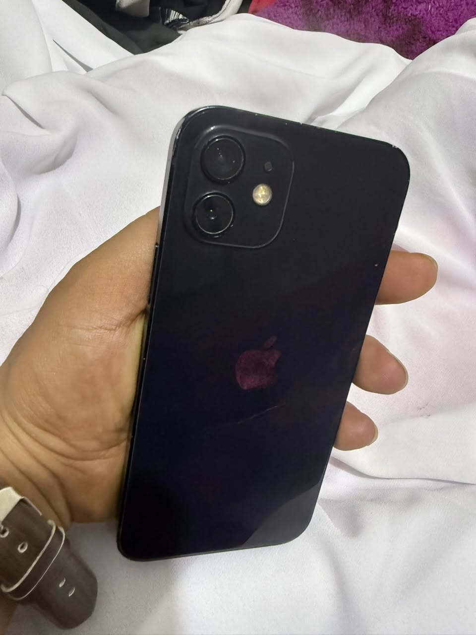 سلام عليكم ايفون 12 عادي ذاكره 64 جهاز مبدل بي شاشه اصليه وبطاريه 100 اصليه نضافته 90 ب‎%‎  شوفت عينك سعرهاا 225 وبي مجال شراي يتصل ***********
