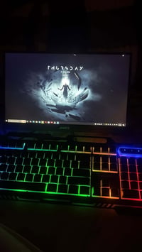 معالج i7-7700T • رام ١٦جيجا • ssd ٢٥٦جيجا