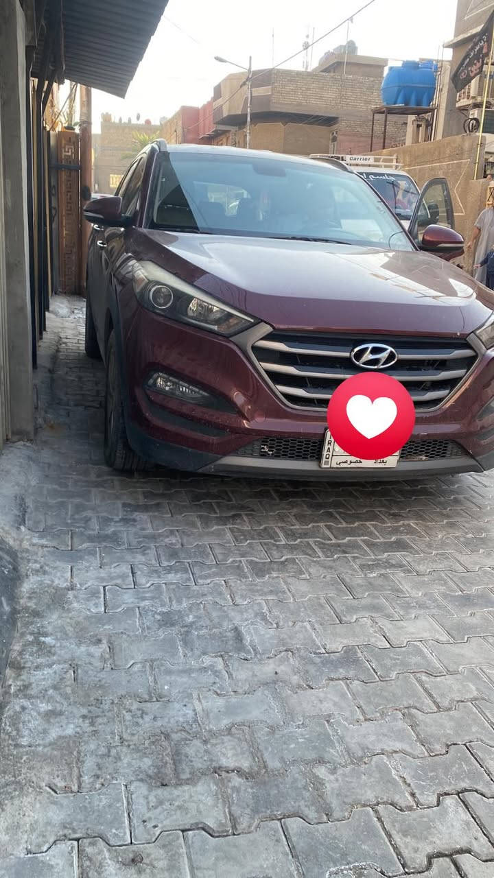 السلام عليكم من رخصة الادمن توسان امريكي مديل١٧ ماشيه ٨٦ الف فووول موصفات ماعده الفتحه داخل جلد تحكم كشن تدفه كلش بصمه هواي شغلات بعد اريد مراوس ب كورلا ٢٤ هايبردالسياره بسمي ولضرر مالتهه كلش زين بلا ايرباك وهذا رقمي *********** عنوان السياره بغداد
