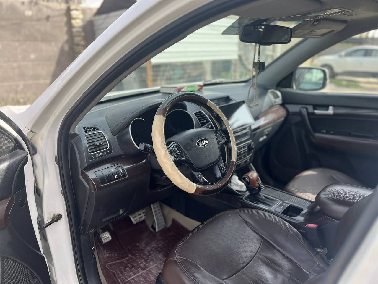 اسلام عليكم

سورنتو 2014 خليجي 

فول الاخير كويتي 

بيه جاملغ خلفي 

مكاني بابل /جبله

رقم الهاتف ***********
