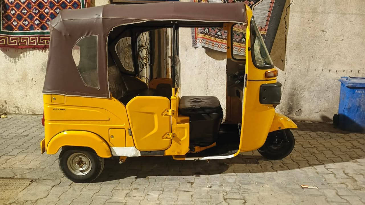 سلام عليكم تكتك 2021رقم وسنويه كفاله عامه ماعدى لخياس بيه تكتك نضيفه العنوان(المعقل)***********السعر 7300وبيه مجال قليل.
