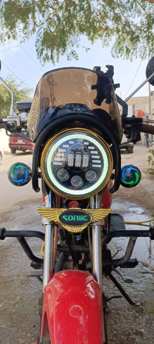 دراجه أن ماكس 
موديل 26 
مرقمه
 صارلها 3 اشهر طالعه من الوكيل 
ماشيه 700 كيلو 
محرك 200 cc


**إذا كنت صاحب هذا الإعلان وتريد حذفه لأي سبب، رجاءا أرسل رسالة إلى الدعم الفني**