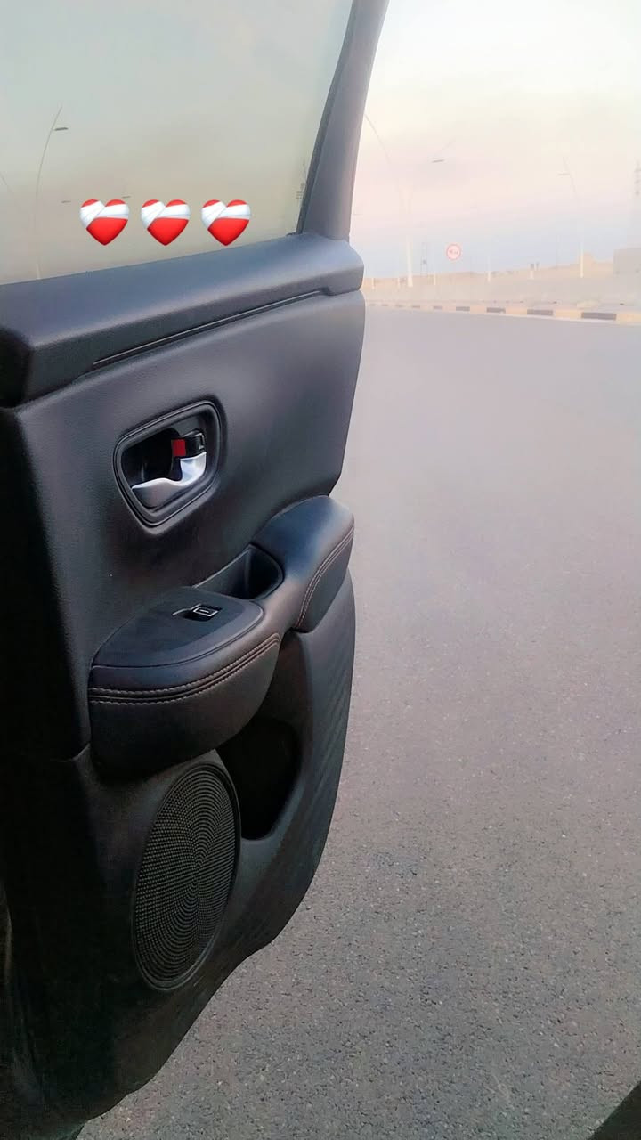 السلام عليكم سياره هونداي HR_V فول مواصفات فتحه تحكم ستيرن نقطه عمياء بلمري حساسات سياره فوال بعدها فحص مؤقت موديل ٢٣ السياره وارد كندي بيها ضرر جاملع اليسره فقط بدون دواخل ضرر خشم الجاملغ فقط بسيطه مكاني سامراء ***********
سعر ١٤٠ وبيها مجال قليل
