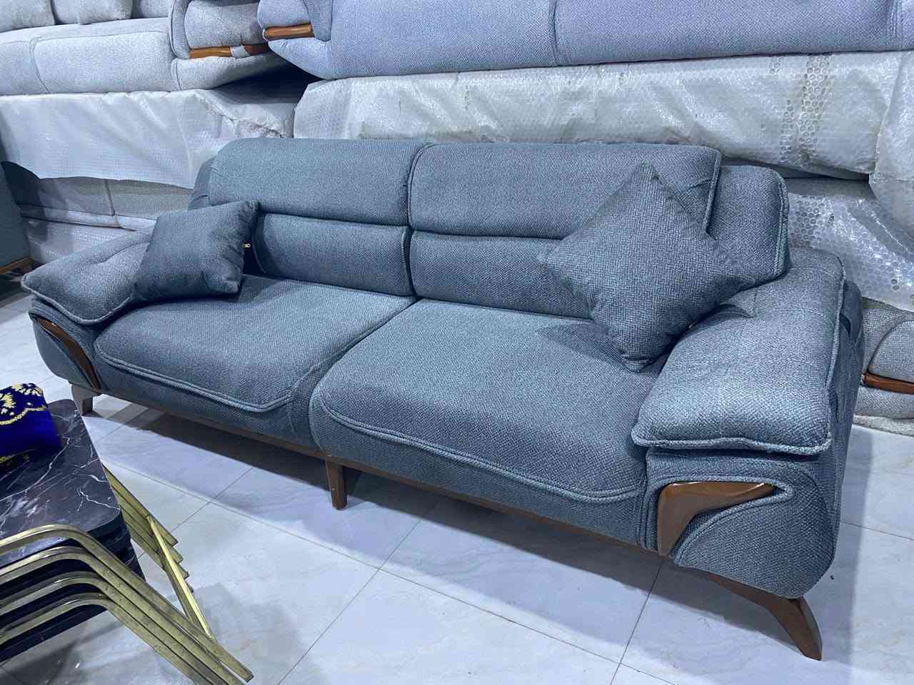 🛋️ التخم التركي الفاخر 🇹🇷 ( سرير )
✔ 10 مقاعد فخمة بجودة عالية وتصميم راقٍ
✔ الخشب: زان بالكامل، متين وقوي
✔ القاعدة: خشب زان لمتانة إضافية
✔ الإسفنج: سوفت طبي مريح جدًا، مثالي لأصحاب الوزن الثقيل

💰 السعر: 800 الف
🚚 التوصيل: مجاني حتى باب البيت!

💥 لأصحاب الذوق الرفيع وعشاق الأناقة! 💥
       اجعل منزلك أكثر فخامة وتميزًا 

📢 متوفر تجهيز جملة ومفرد

📍 العنوان:  ناصريــــــة  شــــارع 30
              مجمع علي الشويلي 
              مجاور مكتب الصدرين للعقار

*********** 
***********
