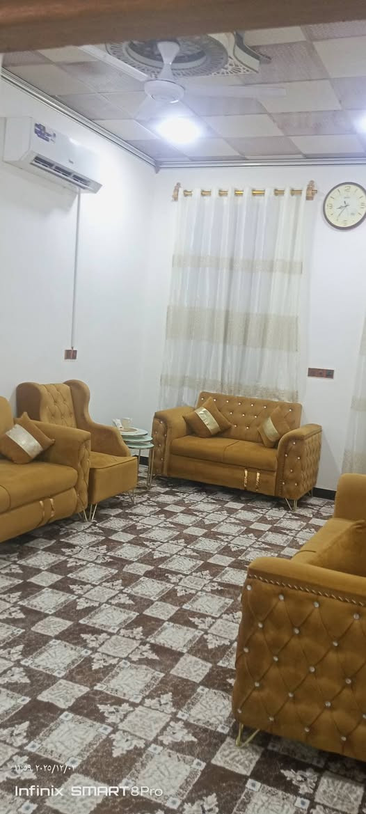 السلام عليكم ورحمه الله وبركاته
بيت للبيع في حي بغداد شارع المكاتب رابع فرع عن الشارع بيت رقم بلديه  مساحه البيت    150متر سنه البناء 2023 يتكون البيت من غرفتين وصاله ومطبخ وحمامين ومنور داخل الحمام واستقبال وكراج يشيل سياره  الصطح ايزكام والبناء بلوك ومكان مميز بضهر شارع المكاتب     (سعر البيت 90 مليون).  رقم الهاتف *********** متواجد واتساب
