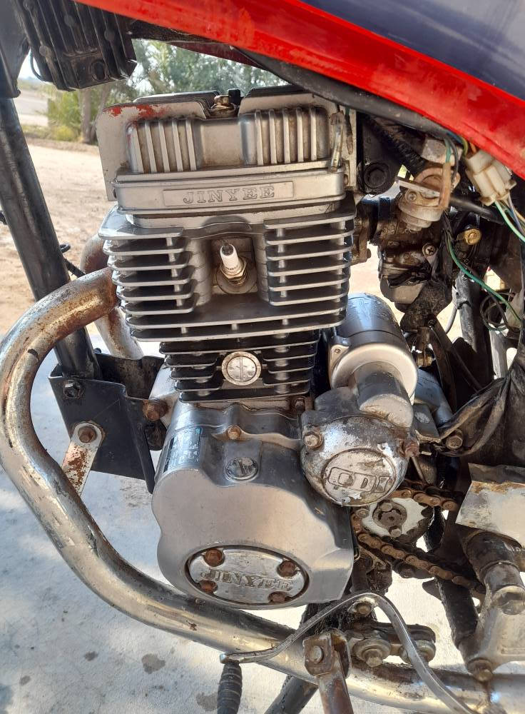 ياالله بسم الله  اسلام عليكم دراجه جني موديل 2015 كفاله عامه بدون اوراق محرك شوفت عينك فول انضافه وشلعه ومعدل سلف شغال بس نقص شخاطه لايت شغال هورن شغال اشاير كامله بس نقص اربط وبس مكان كنعان سيسبانه *********** السعر (225)وبيه مجال الوجوهكم الطيبه 🥱🖊
