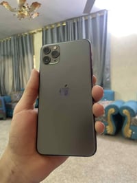 آيفون ١١ برو ماكس • ٢٥٦ • بطارية ٨٠